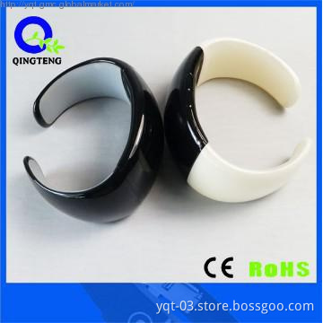 2012 fashion speaker bluetooth bracelet